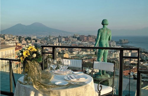 Where is the best area to stay in Naples, Italy?